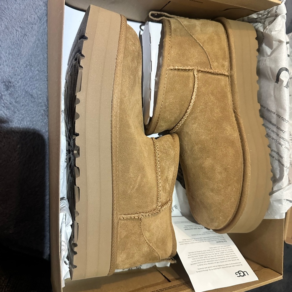 UGG Kids Classic Ultra Mini Platform UGGS NIB